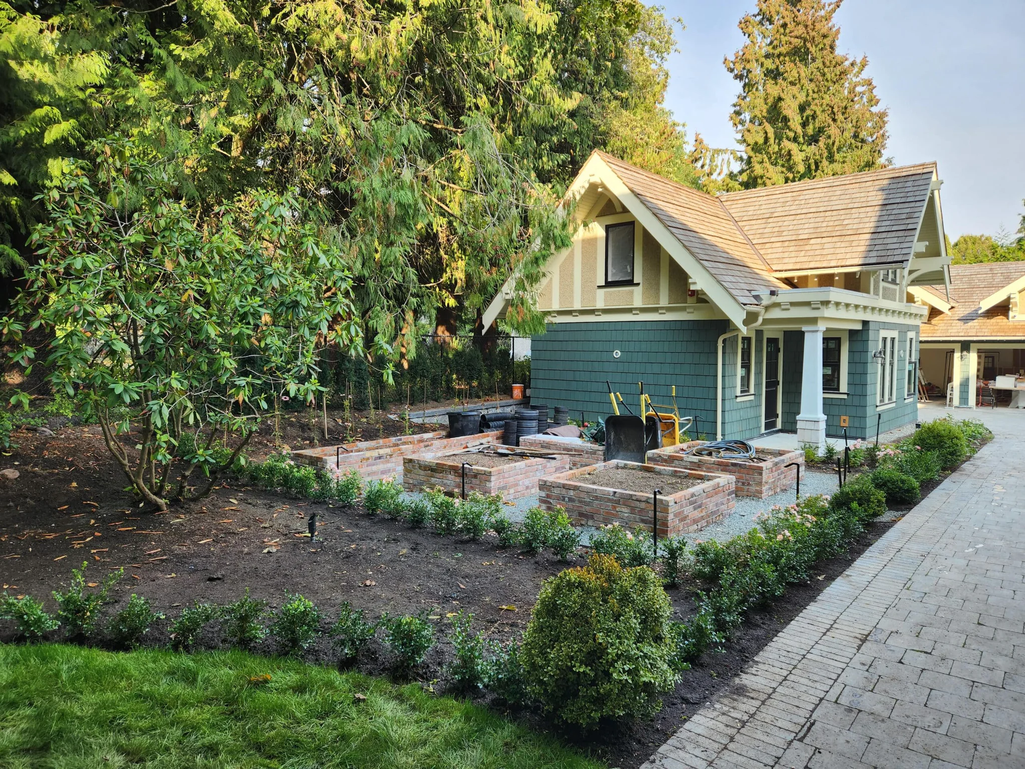 NW-PROMO-004 House-side hardscape