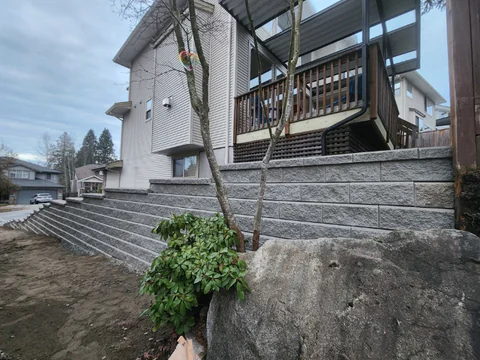 Completed segmental block retaining wall